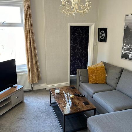 1 Bedroom Spacious Apartment 莱瑟姆-圣安妮 外观 照片