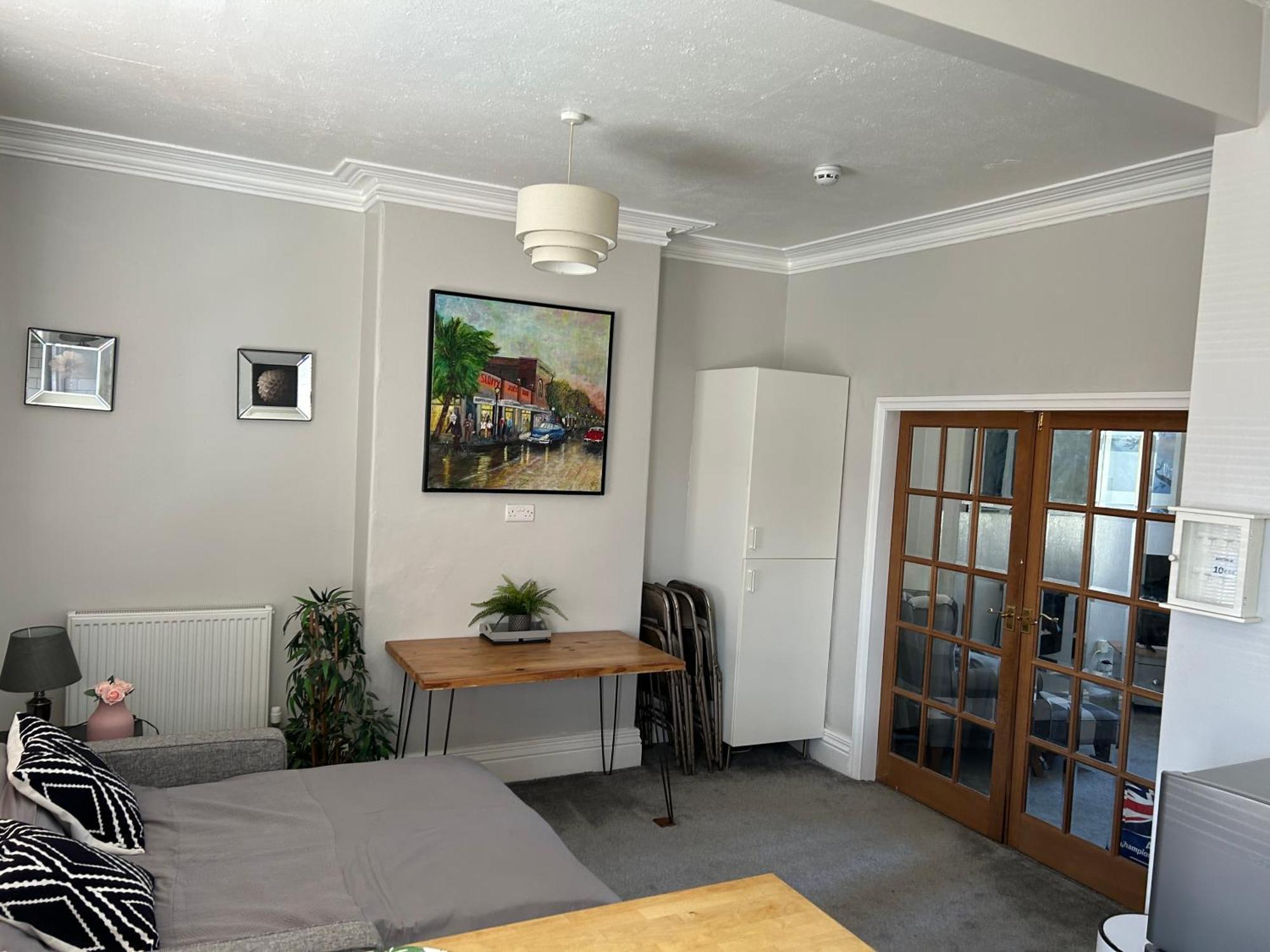 1 Bedroom Spacious Apartment 莱瑟姆-圣安妮 外观 照片